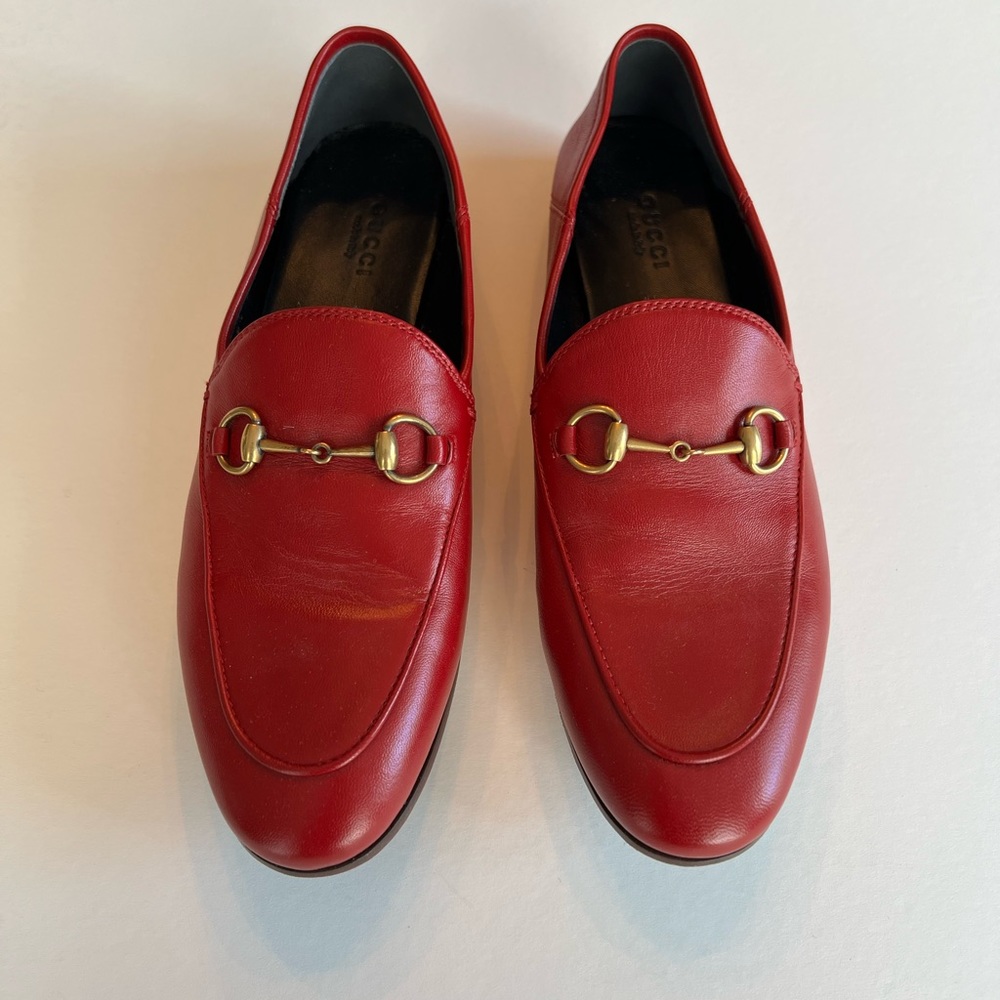 Gucci red loafer 38.5 like new